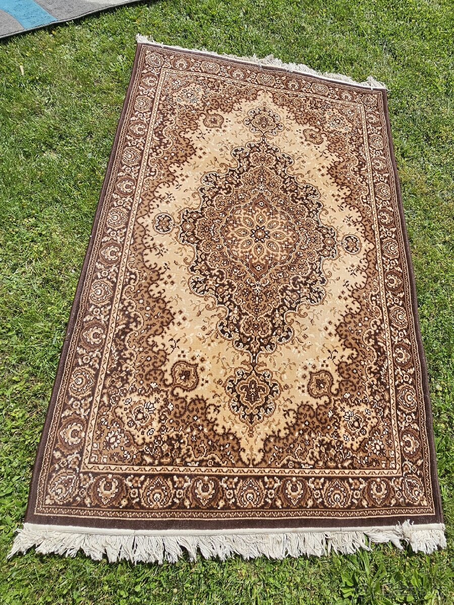 Prodám používaný koberec 130x210cm
