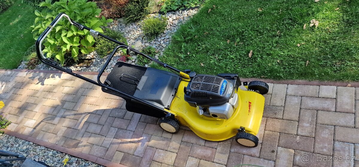 SEKAČKA HECHT / HONDA