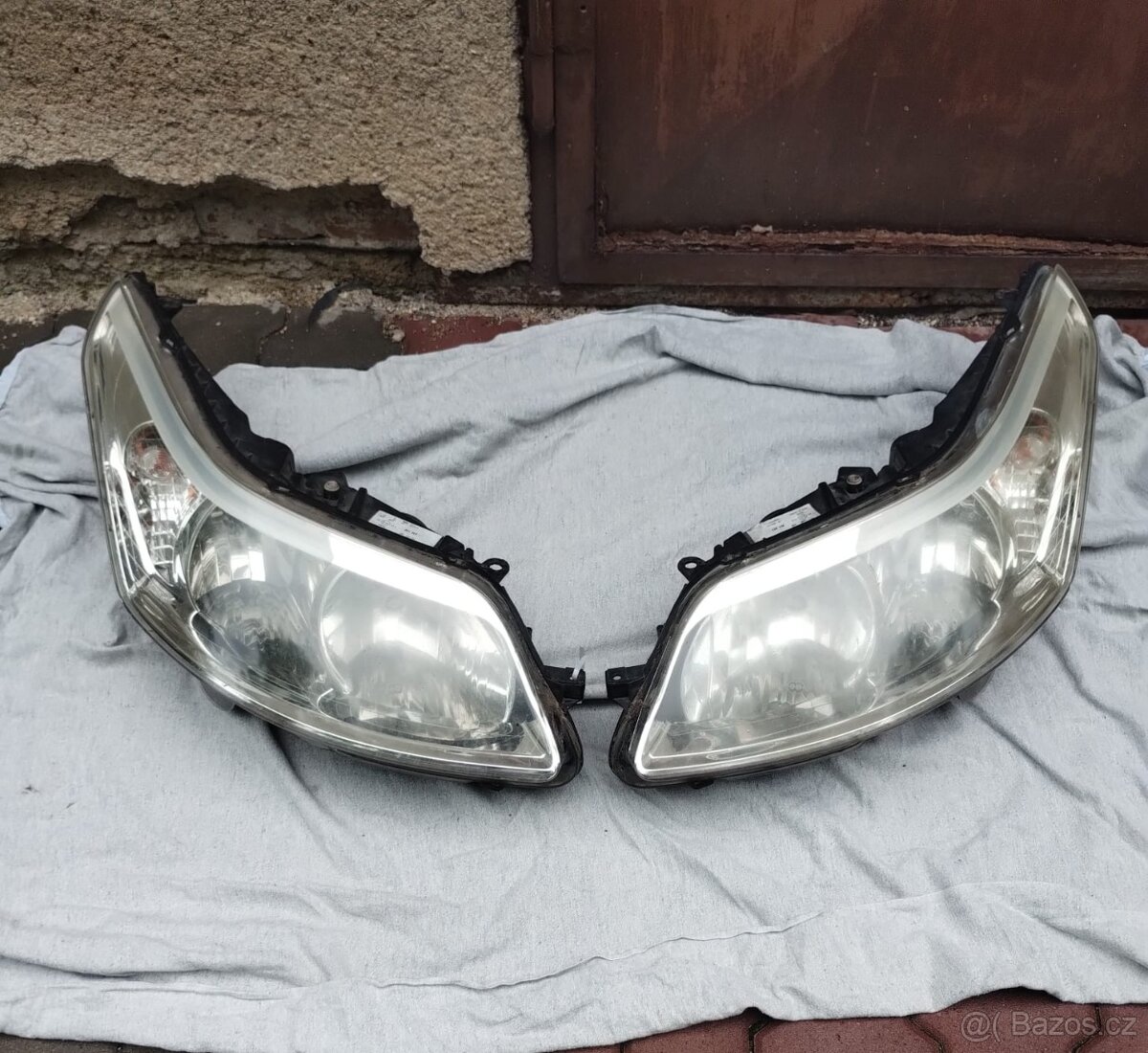 Přední reflektory Citroen C4