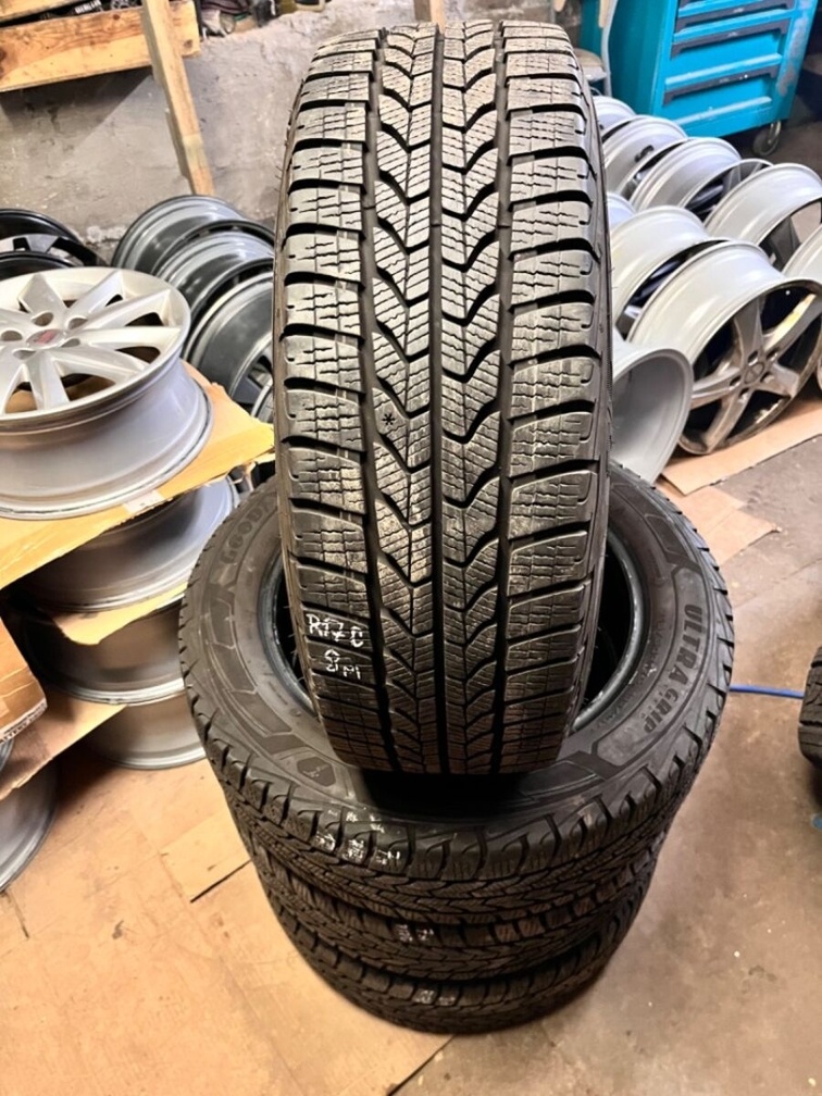 215/60 R17C GoodYear zimní Proace - Traveller - DOT 2021