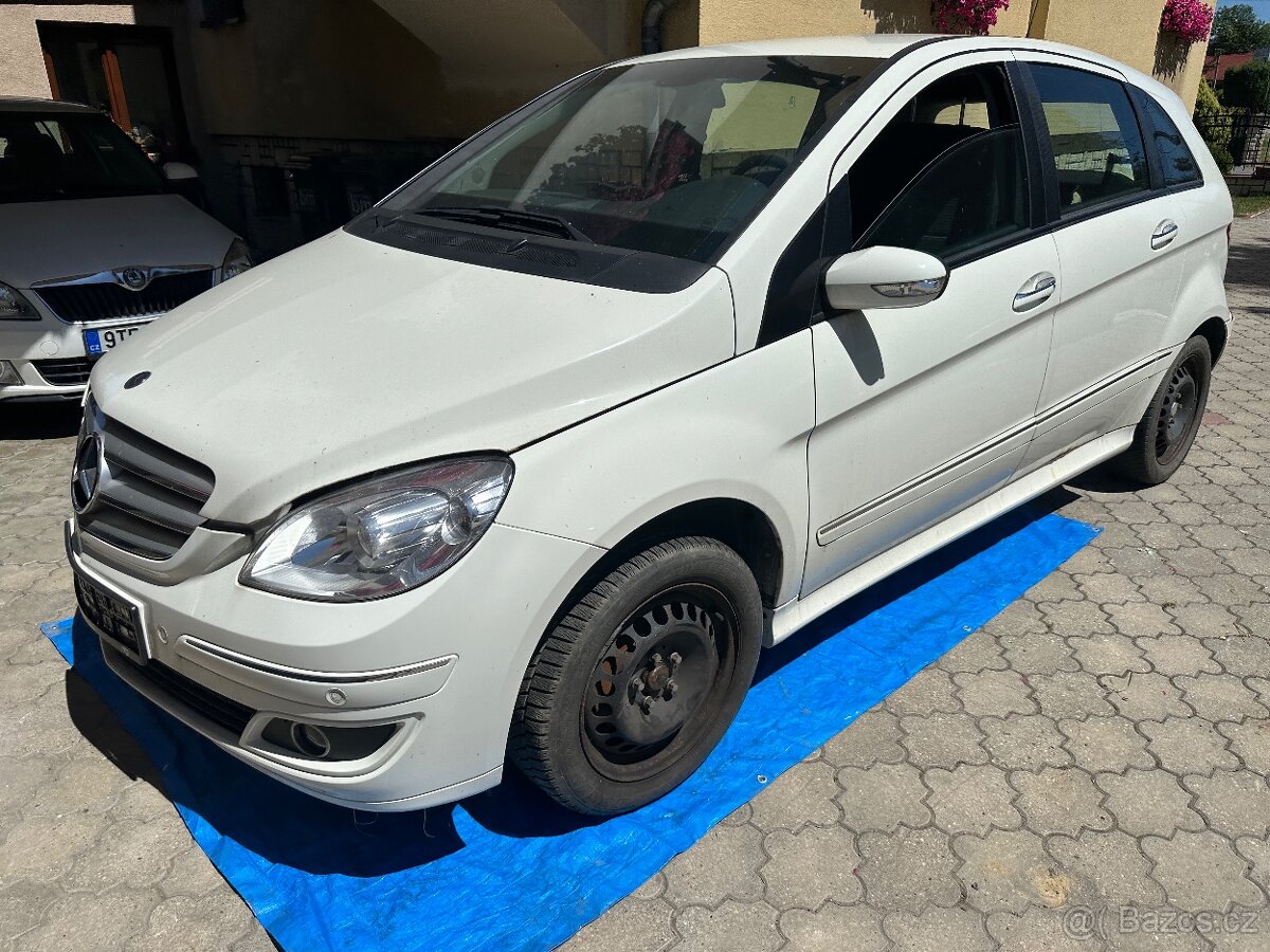 Veškeré díly Mercedes Benz  b170 1.7 85kw bíla