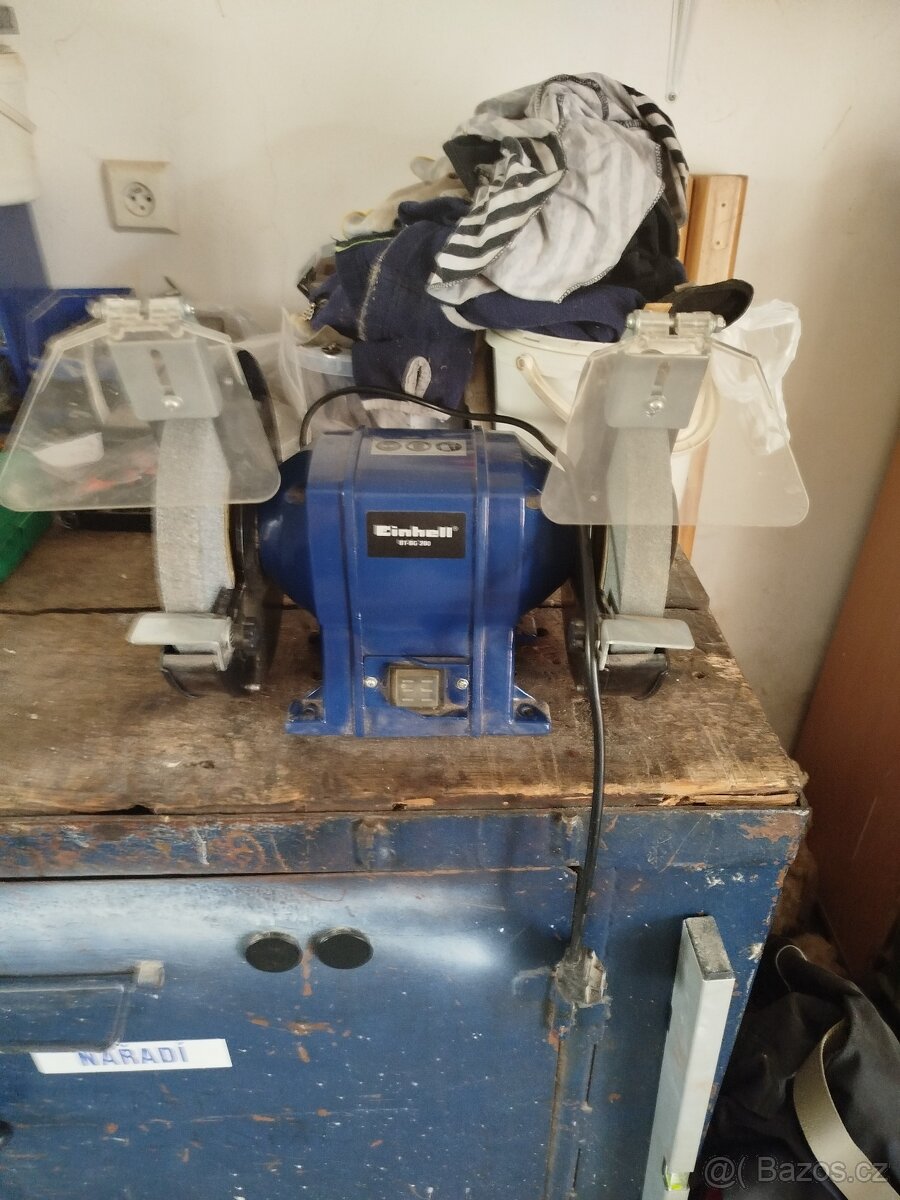 Prodám dvoukotoučovou brusku