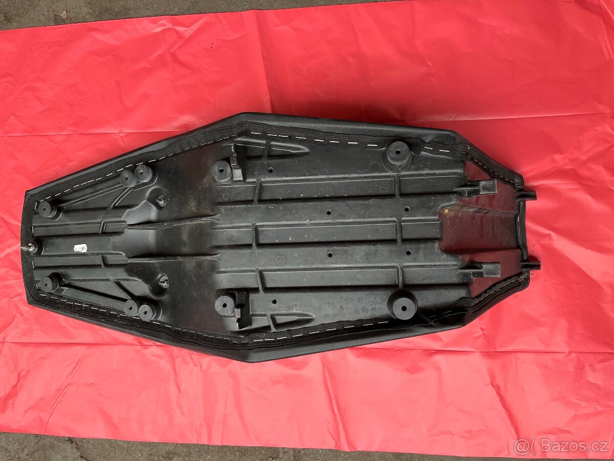 Sedlo Moto Guzzi TT 85