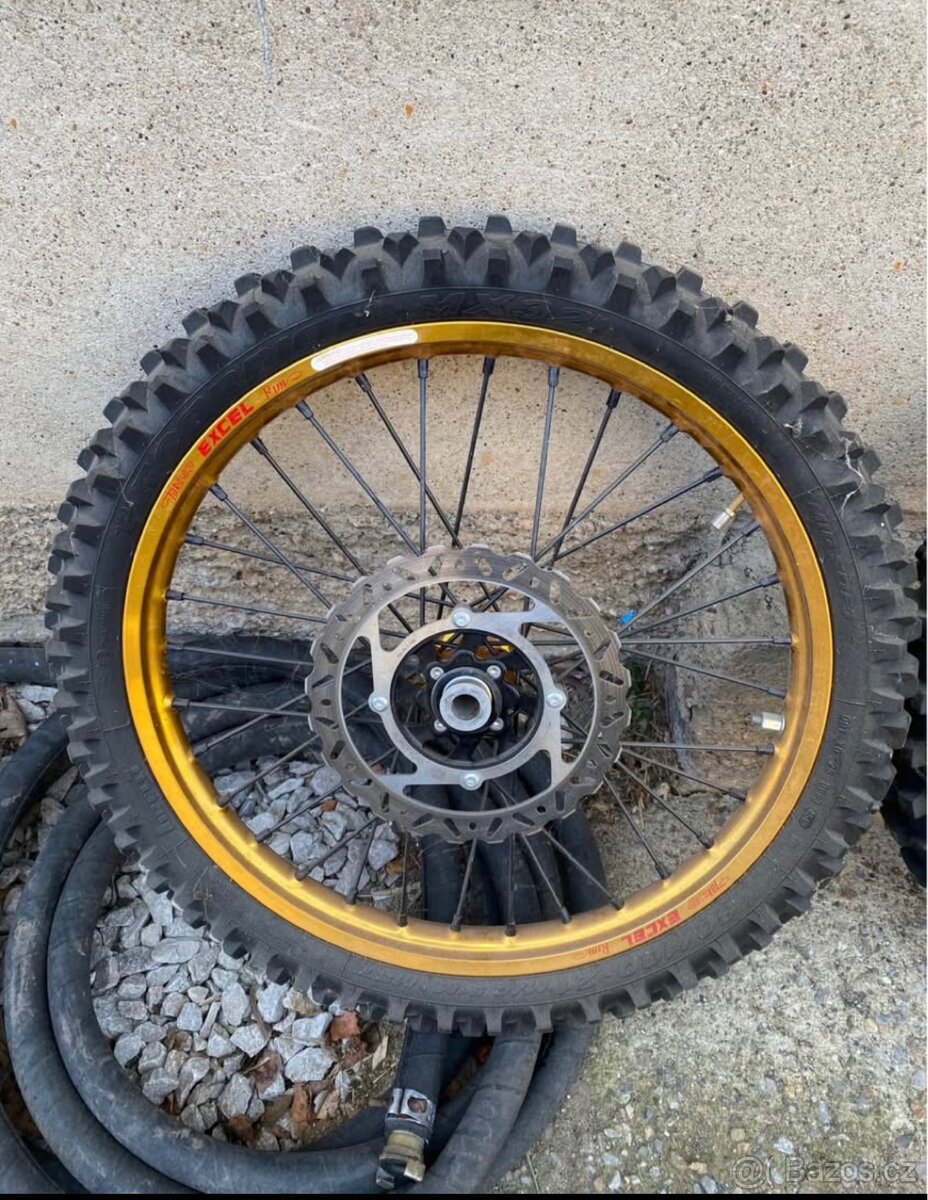 Kola na moto