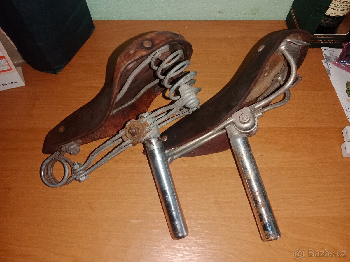Staré sedla na kola