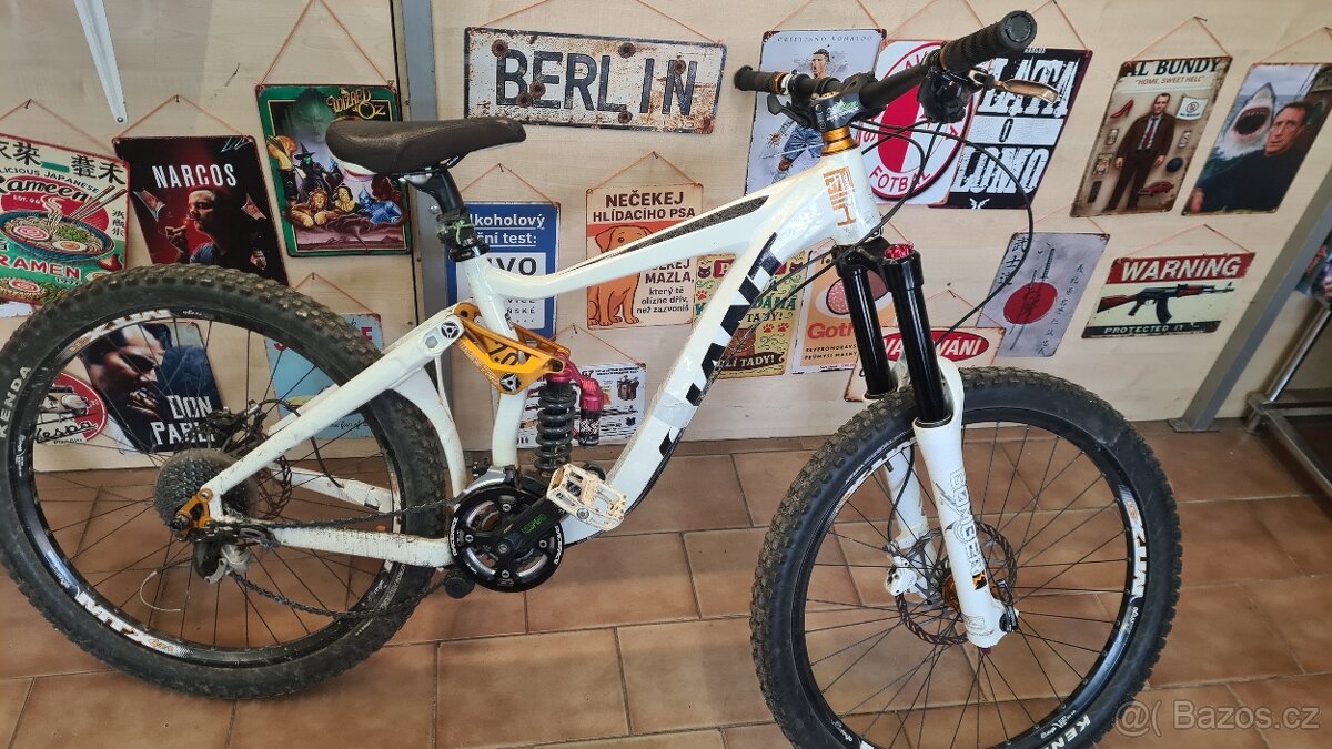 Celoodpruzene horske kolo Giant