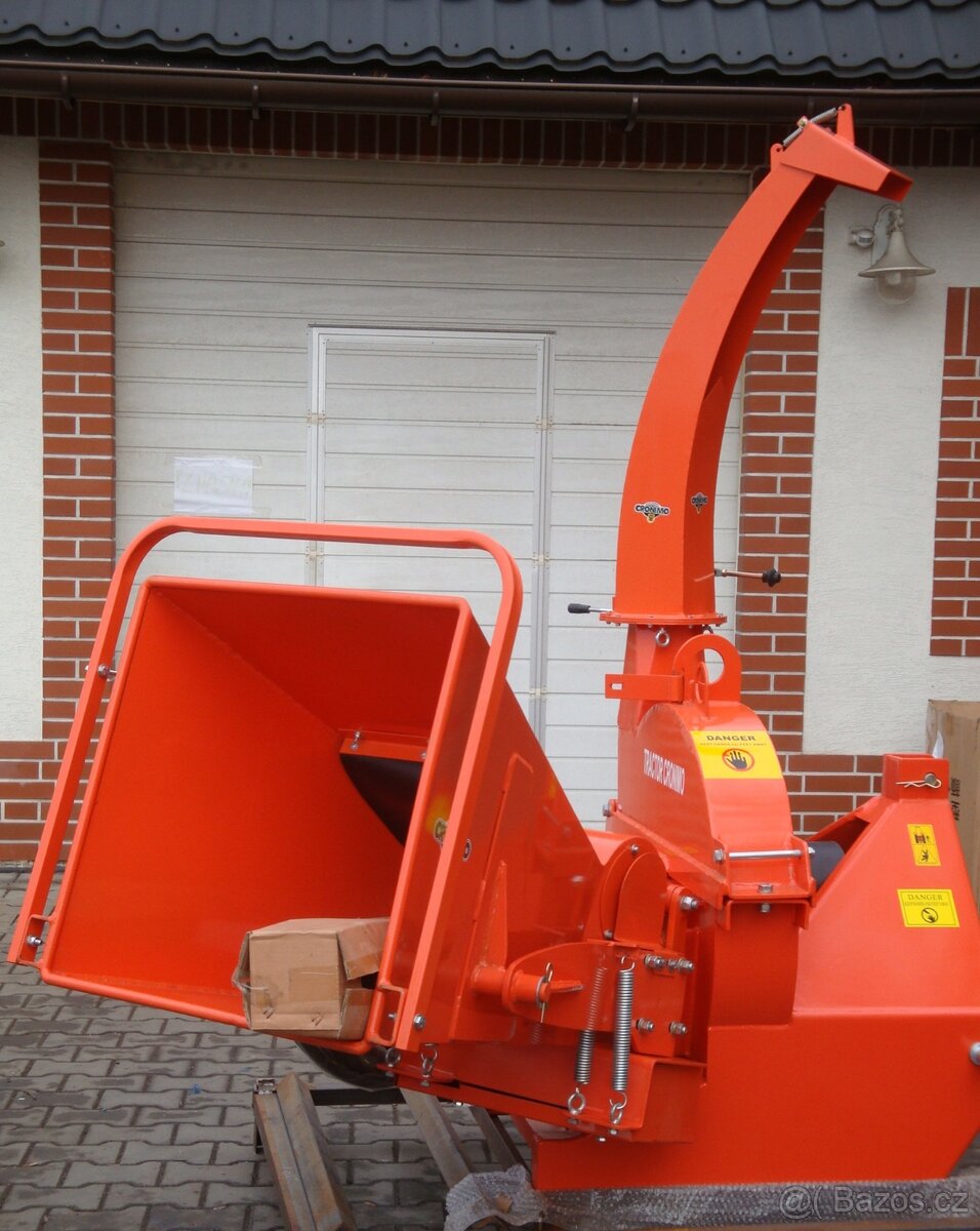 Drtič větví štěpkovač za traktor WCBX-62s