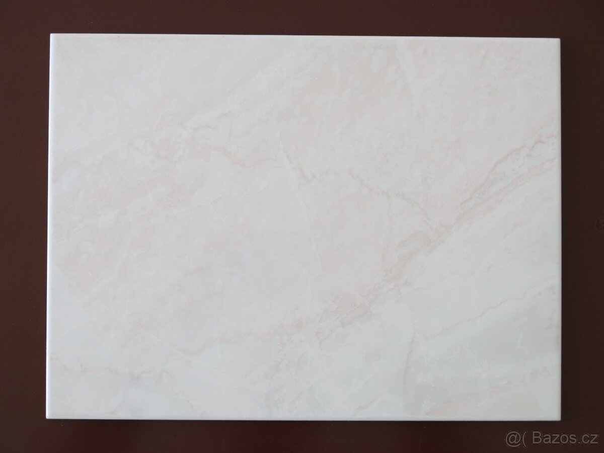 Prodám obkladačky (kachličky) a pásky (listely)