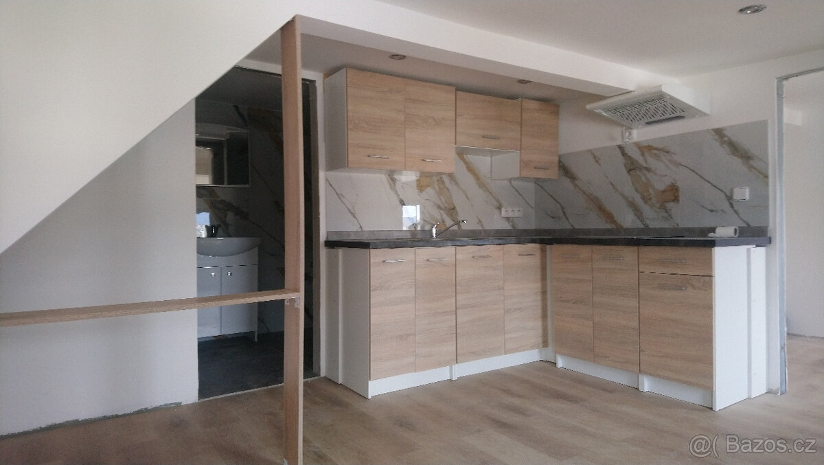 Pronájem 2+1, 55m2 (podkroví)(Jablonec n.N., ul. Květinová)