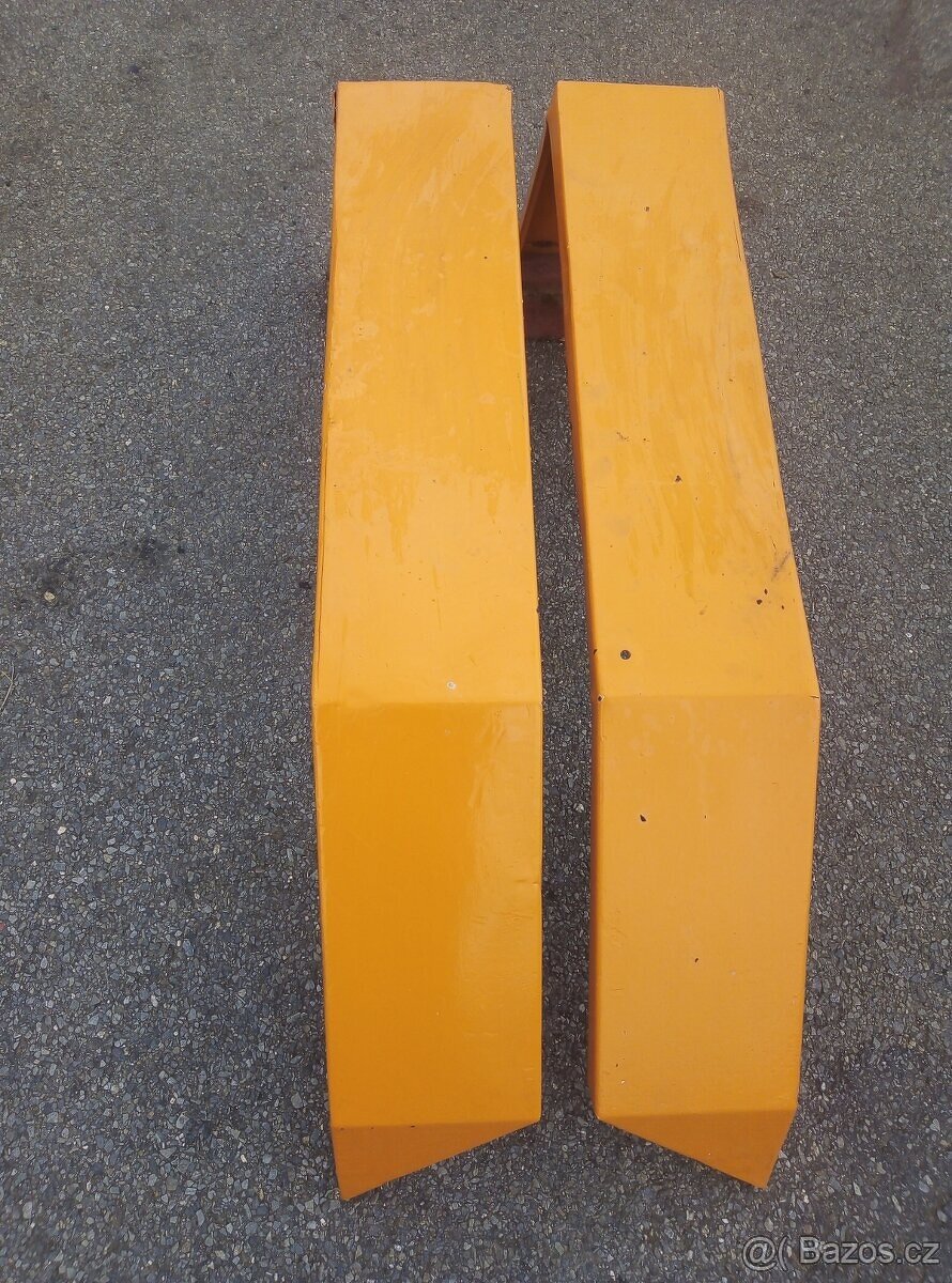 Nástavce blatníků Zetor 5211-7745.....