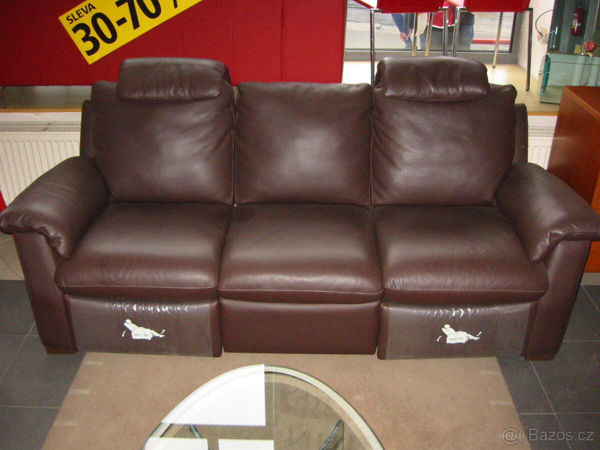 Italská kožená sedačka Natuzzi s expozice