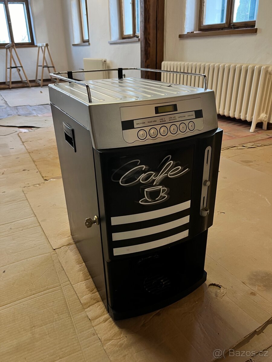 Kavovar - napojovy automat