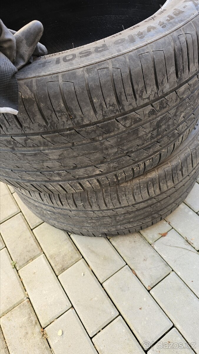 Prodám letní pneu 305/40/20