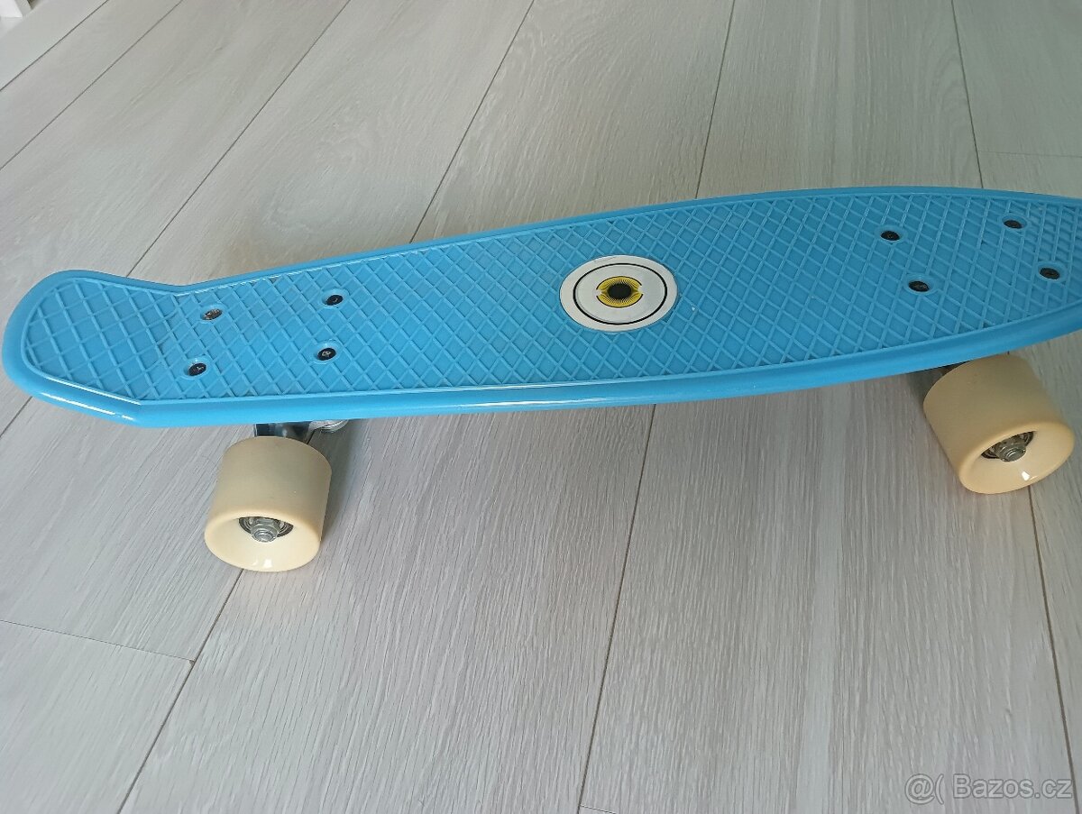 Oxelo skateboard modrý Decathlon TOP STAV