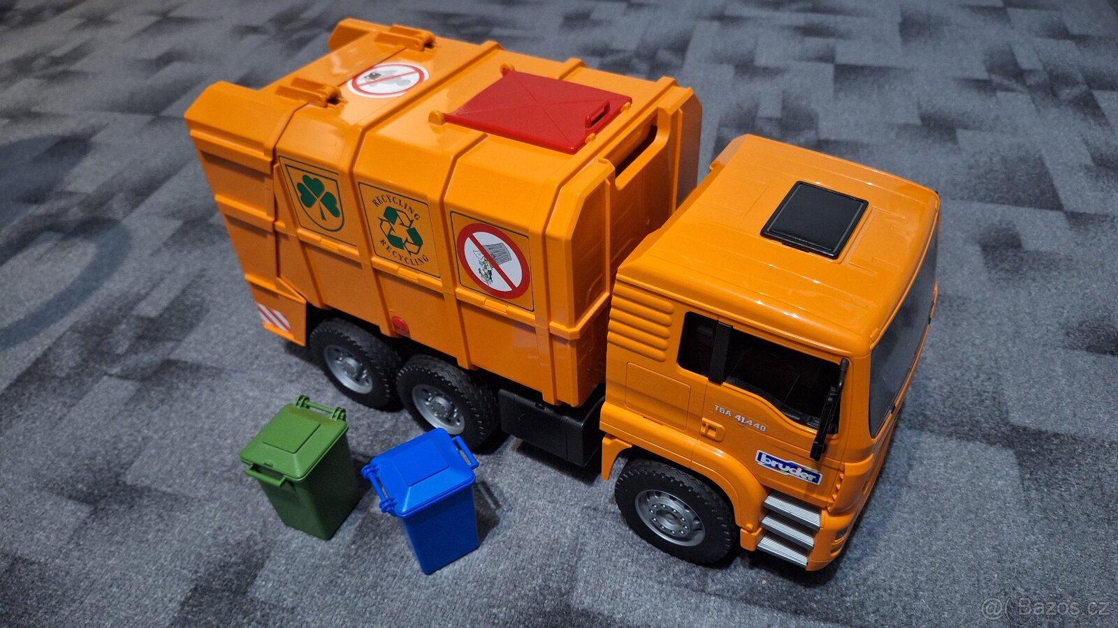 Bruder - popelářské auto MAN