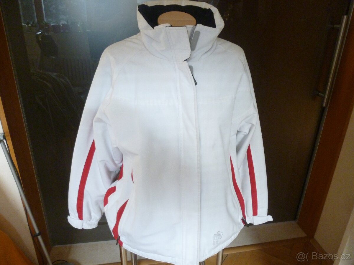 Bunda do města i na sport