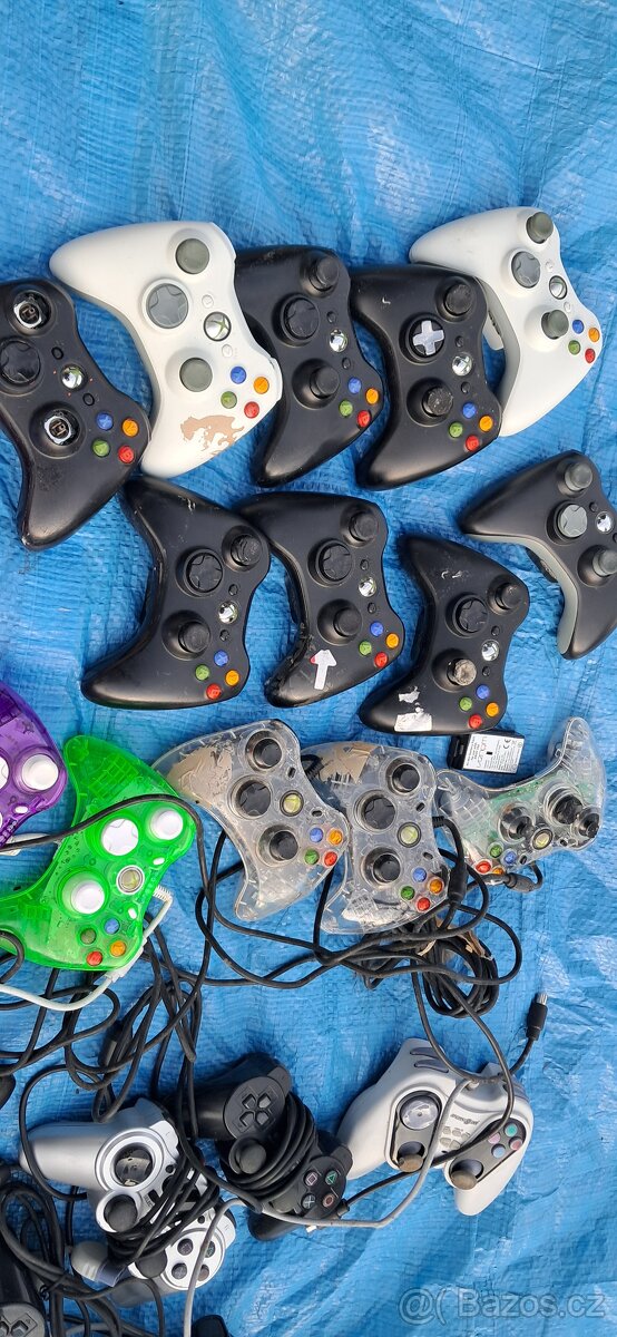 XBOX PLAYSTATION příslušenství na DÍLY NEBO OPRAVU