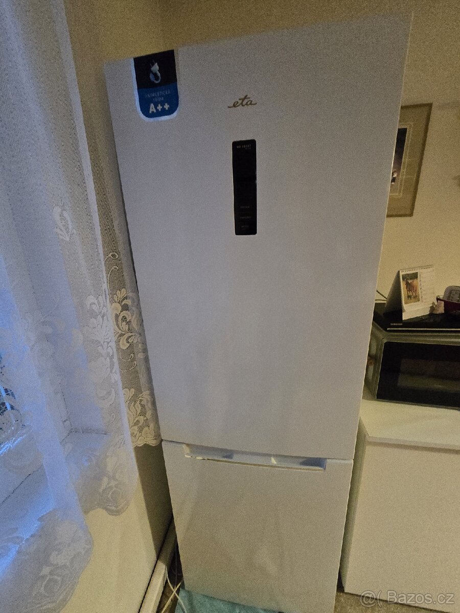 Prodej lednice s mrazákem