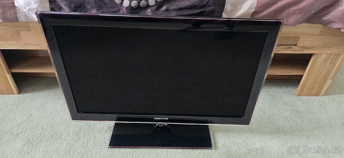 Starší LCD TV Samsung 32"