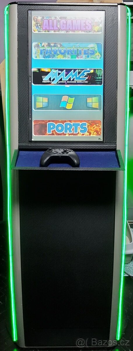 Vertikální Arcade cabinet na retro hry a pinball