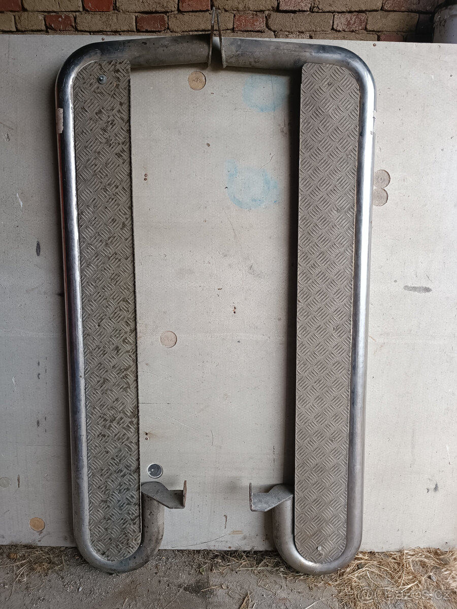 2x nerezové nášlapy offroad 174cm x 50cm