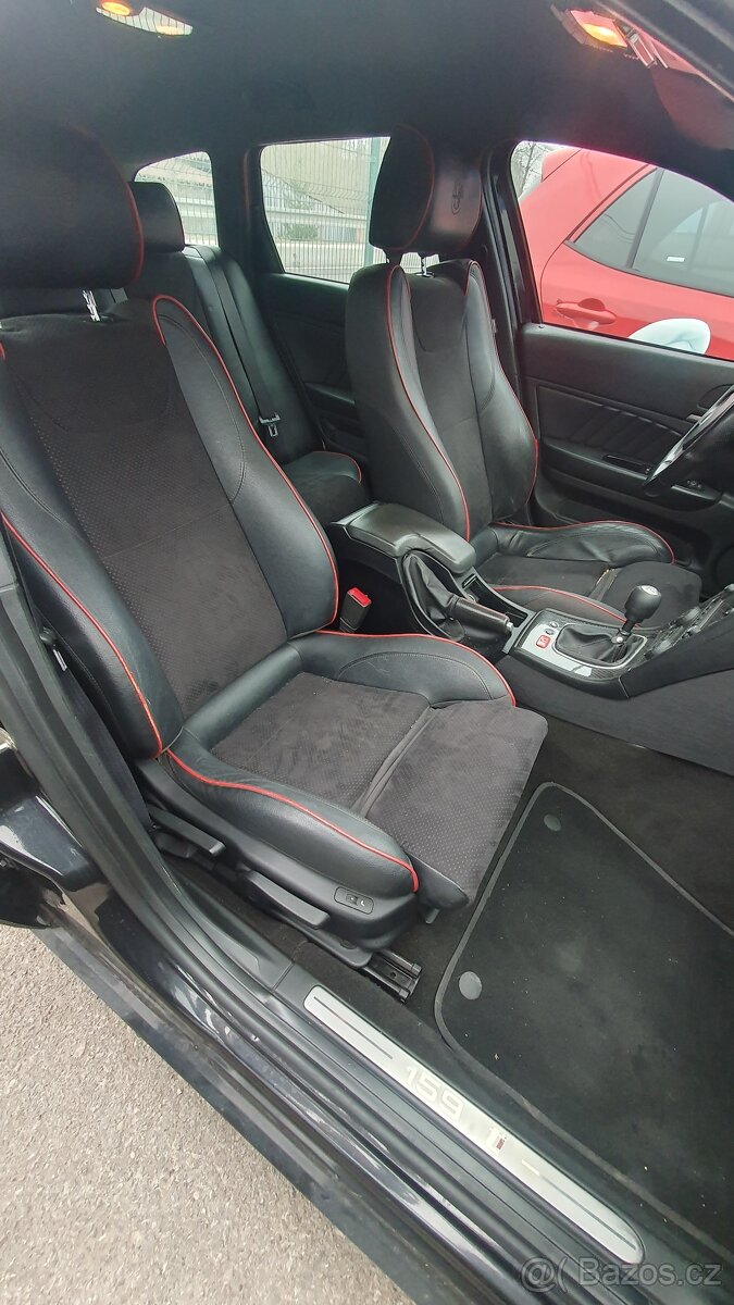 Raritný ALCANTARA Ti interiér Alfa Romeo 159
