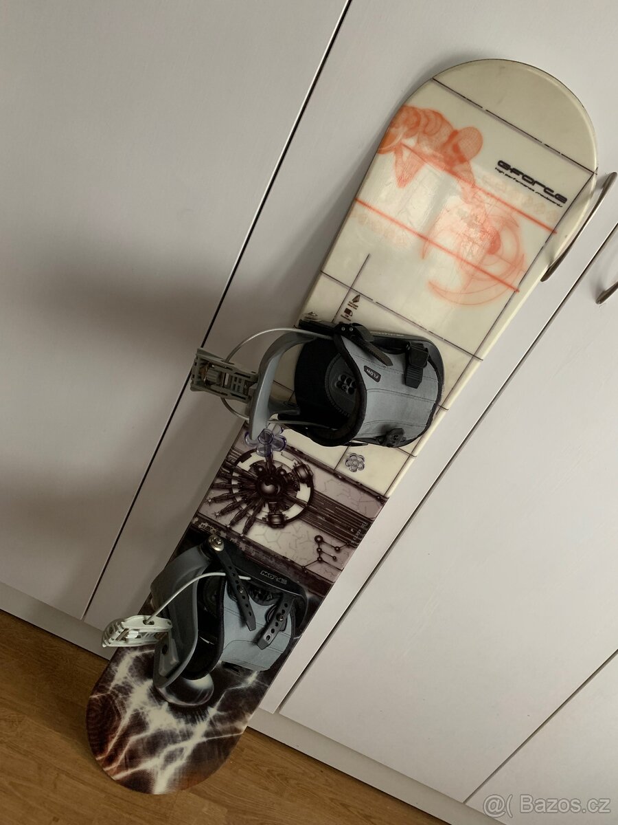 SNOWBOARD