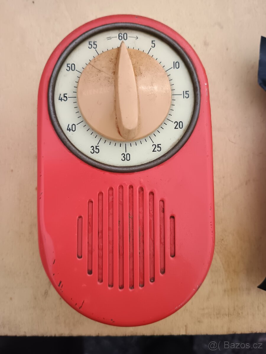 Nástěnný retro minutový budík Kienzle Signal