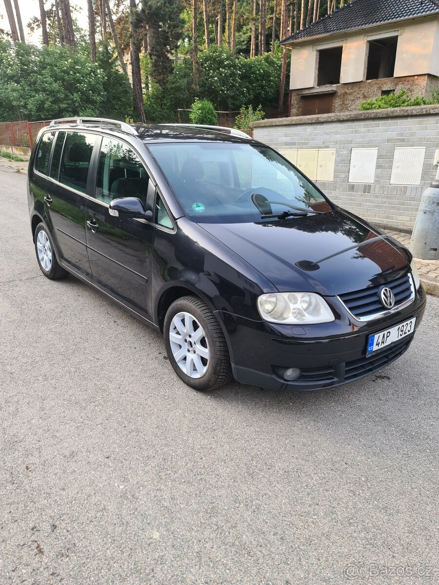 Vw touran 1.9tdi 74kw Nová STK