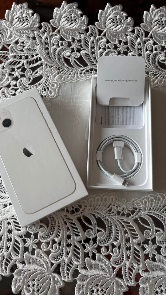 Apple iPhone 13 128GB Starlight