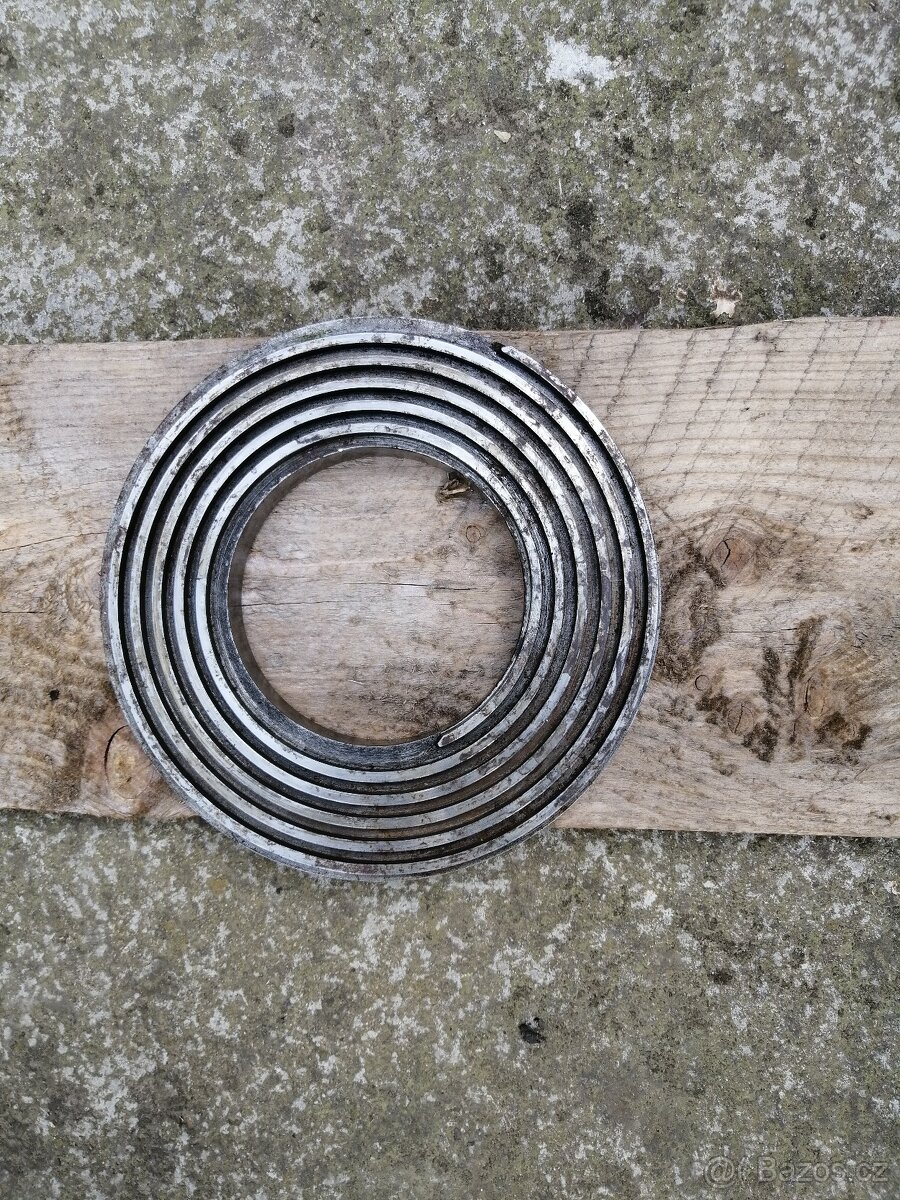 Prodám spirálové kolo na 3 a 4 čel.sklíčidlo TOS pr.250mm
