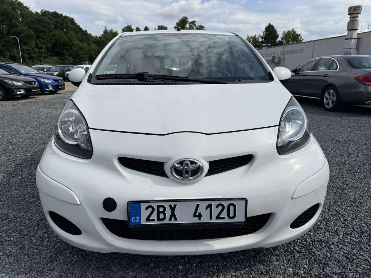 Toyota Aygo 1.0 50kw 2011 najeto 101km