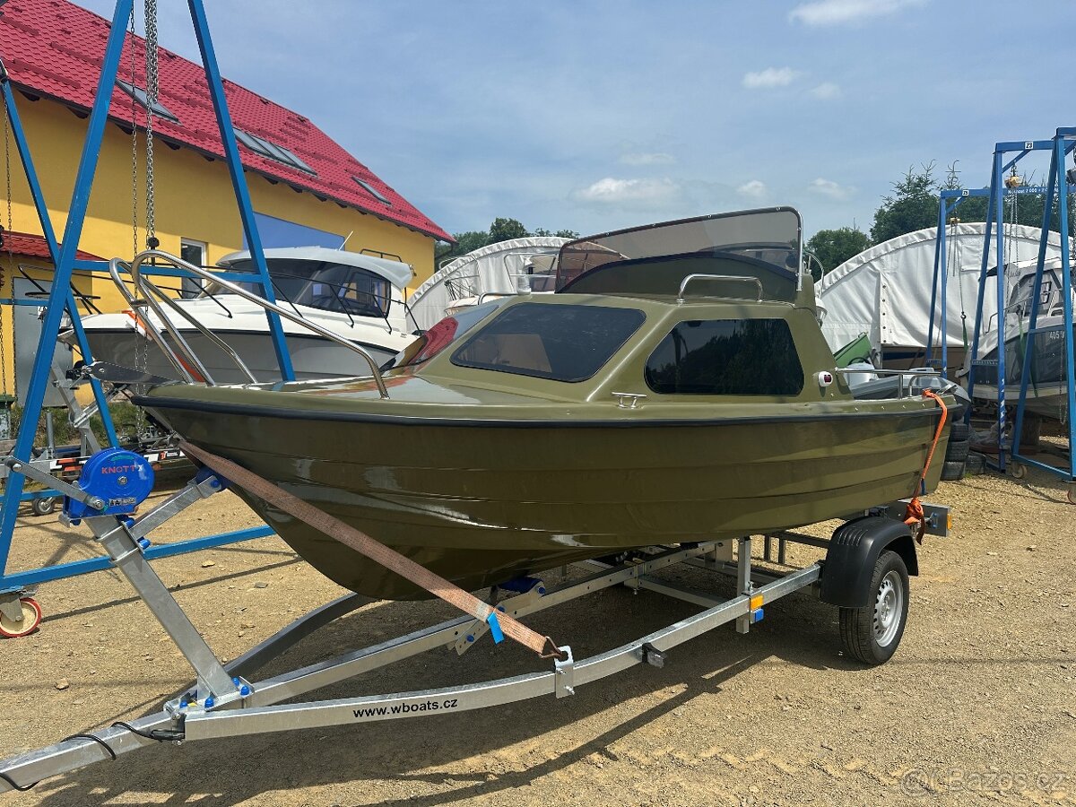 India 431 laminátový motorový člun - NOVÝ