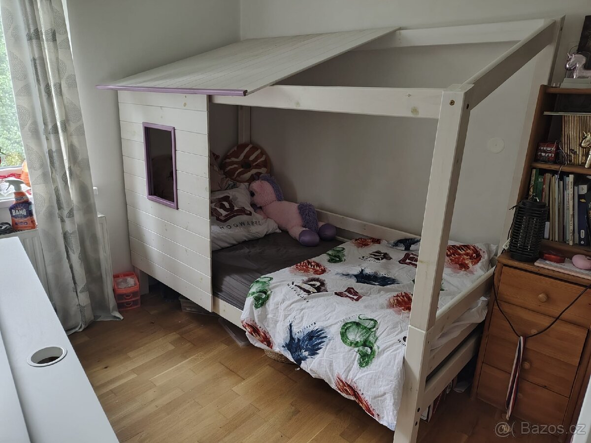 Dětská postel ,, domeček"
