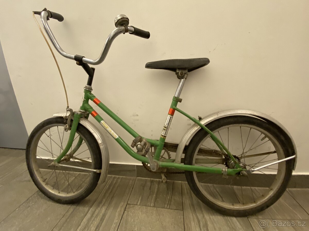 Retro dětské kolo zelené