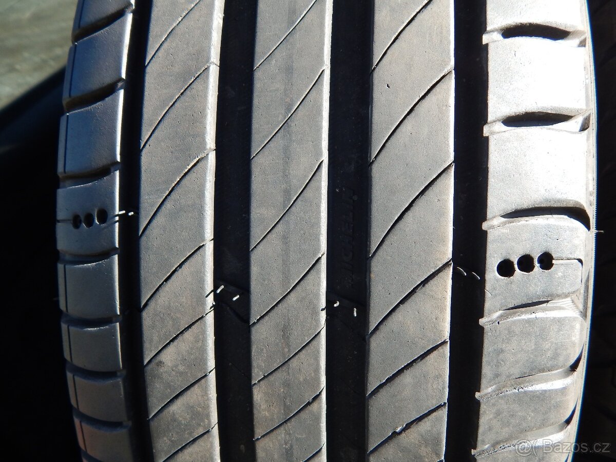 prodám pneu MICHELIN 215-70-R16 4KS Nové -777192525