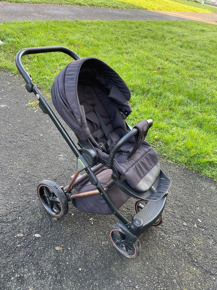 Kočárek ADAMEX Inspiration