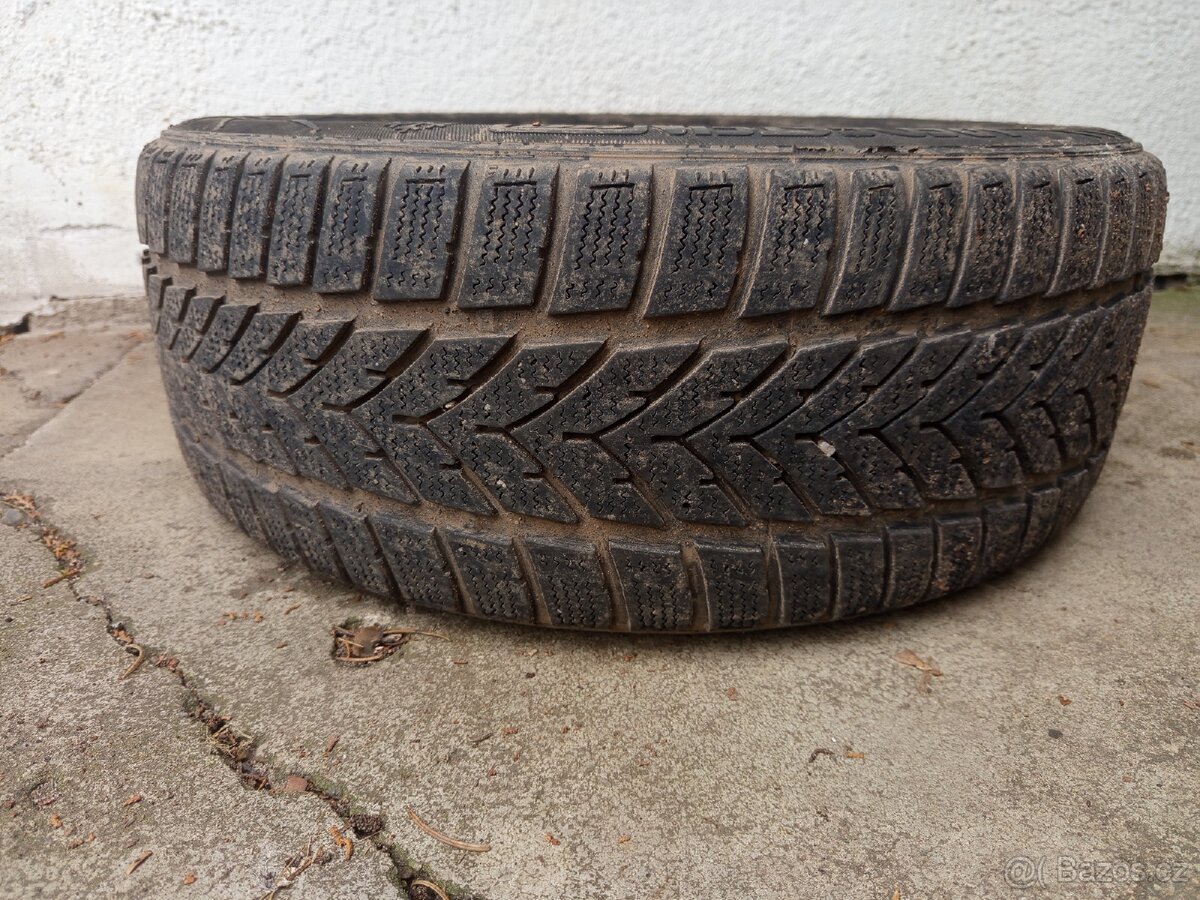 Prodám  zimní pneu vredestein snowtrac 2, 195/50R15 82H