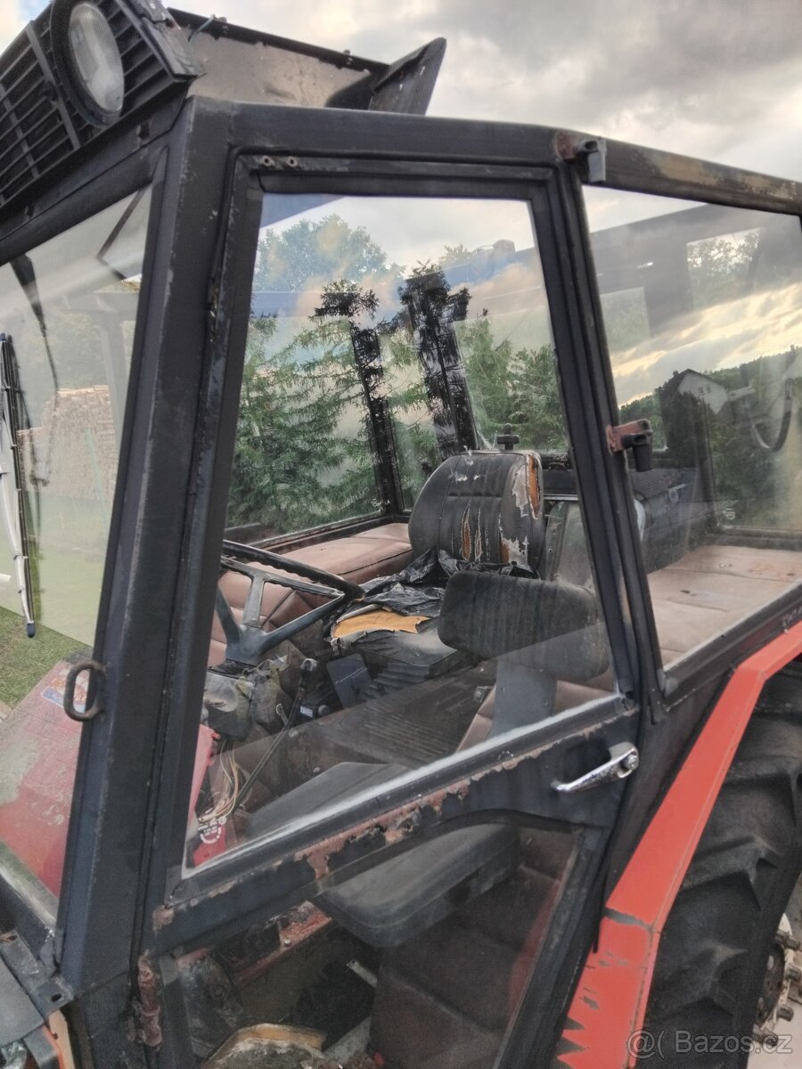 Okno dveří Zetor 7011