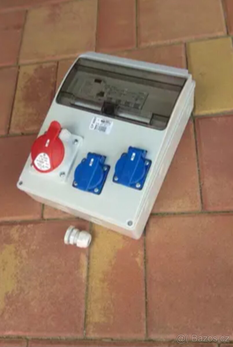 zásuvkový rozvaděč-stavební rozvaděč