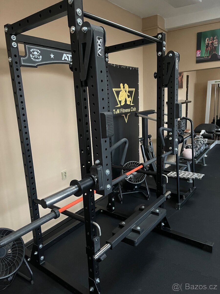 Posilovaci stroj Atx klec na drepy s jimmer arms