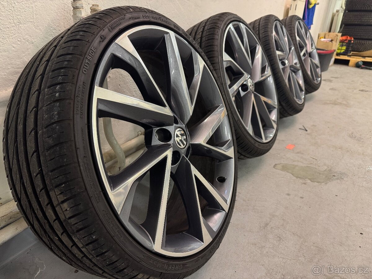 Originál Škoda Vega r20