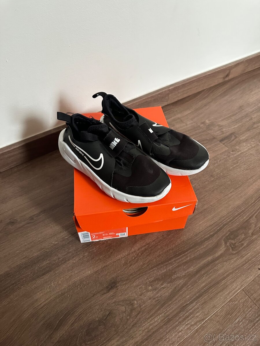 Nazouvací Nike vel. 33,5