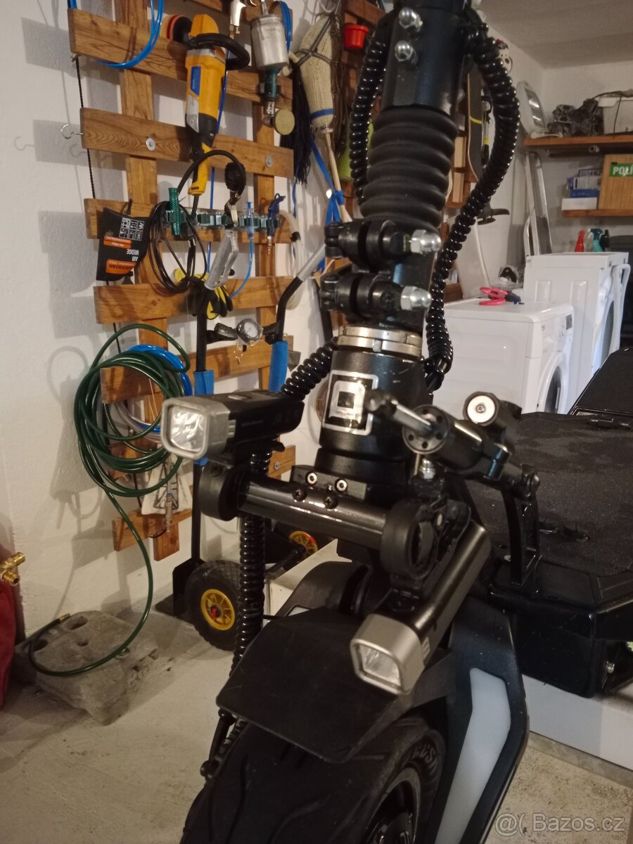 Elektrická koloběžka Dualtron Storm