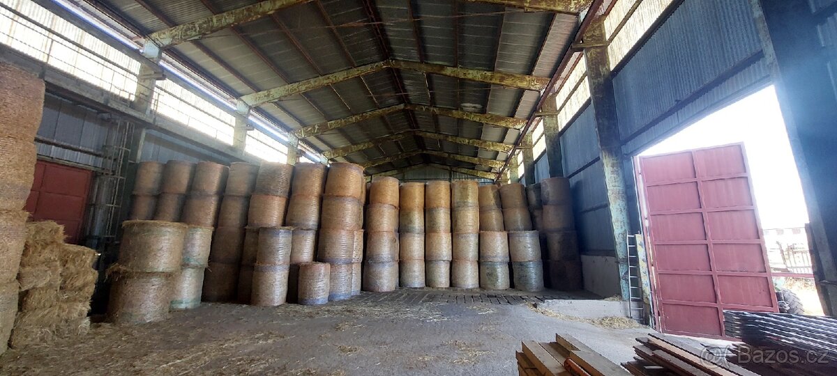 Seno kulaté balíky