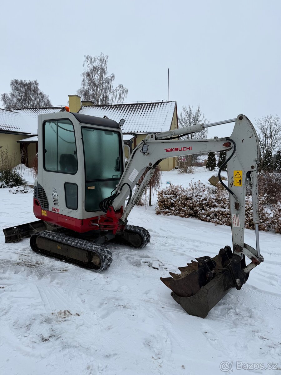 Minibagr Takeuchi TB219 2015 3x lžíce