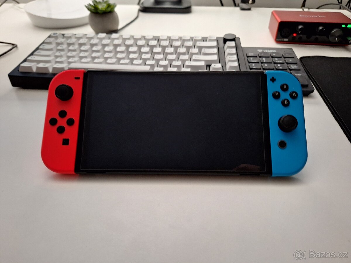 Nintendo Switch OLED + chip