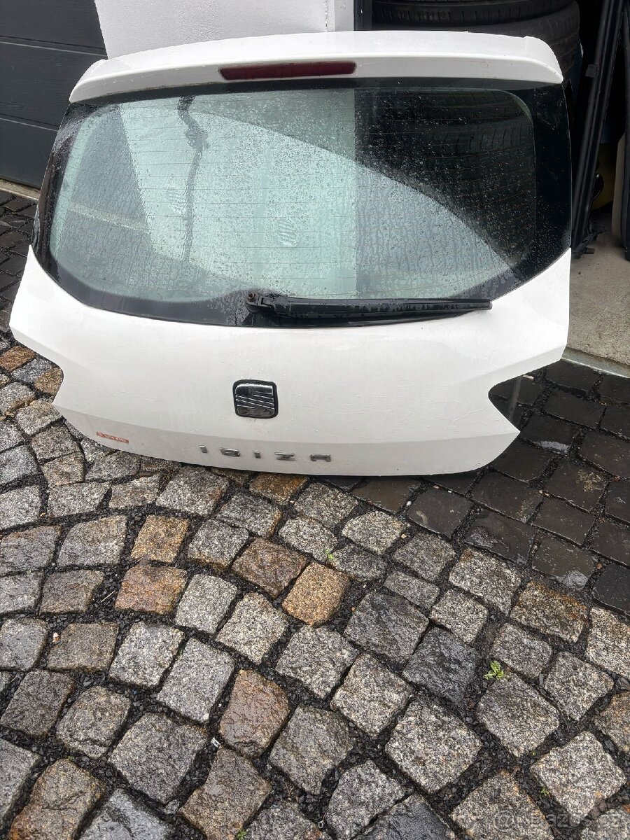 Seat Ibiza 6j 3dveř - zadní víko kufru
