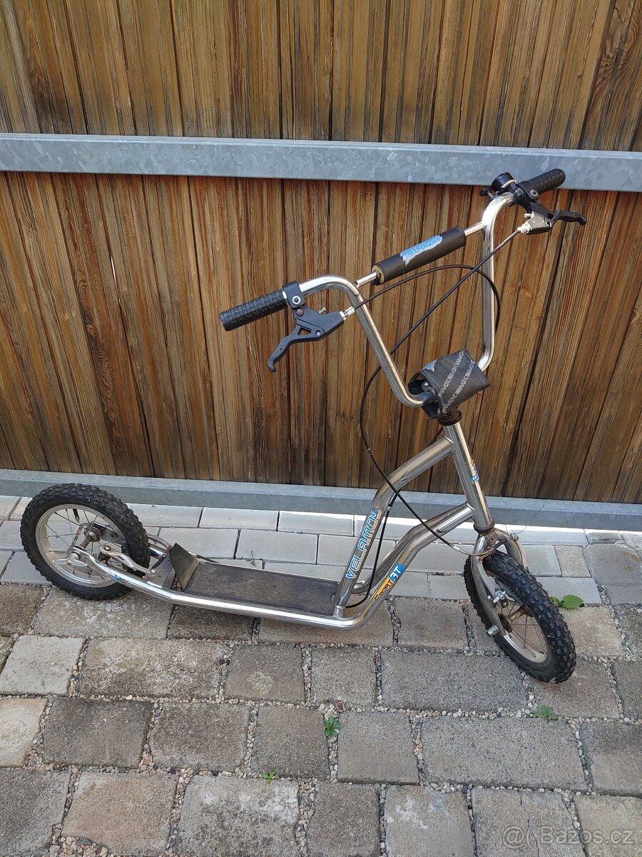 Koloběžka Velamos Sport 3T.