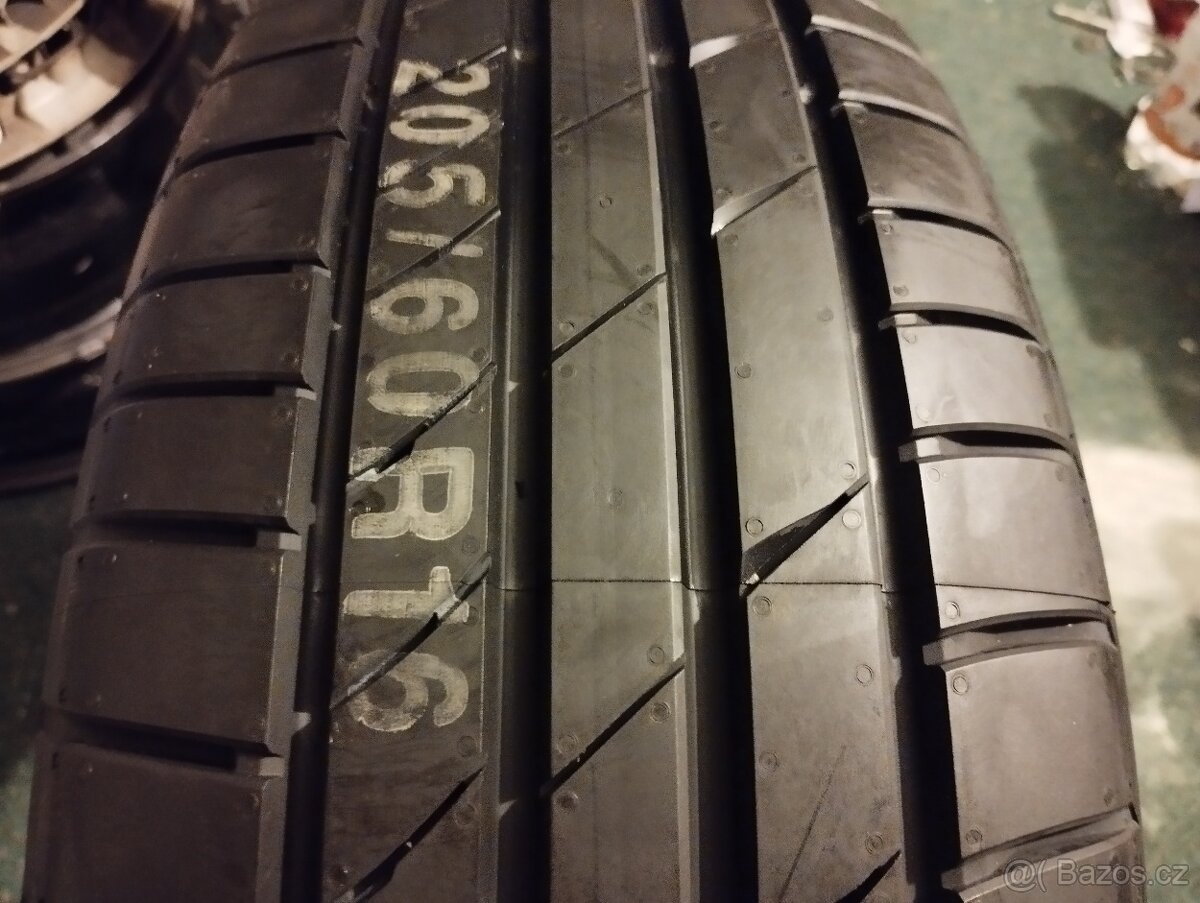Pneu 205/60/16.Nova Kumho